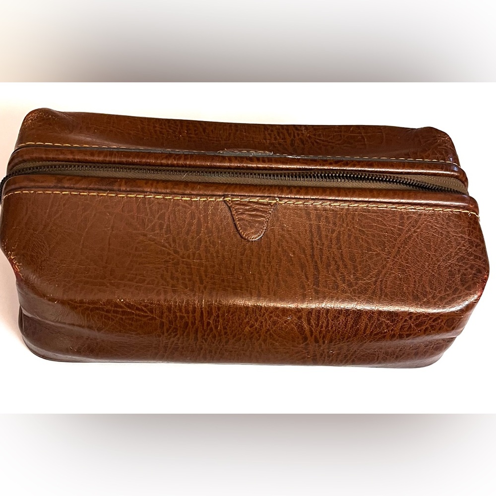 Dopp Top Grain Cowhide Leather Toiletry Kit - USA